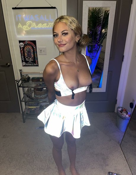 Charlotte Cruise nude onlyfans