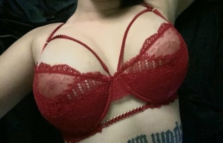 Sophie Icardo topless onlyfans