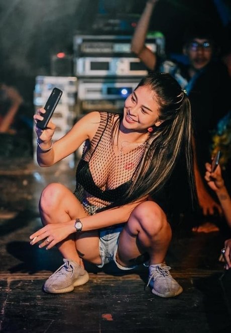 Oil Paphavee Chaimongkol leaks onlyfans porn