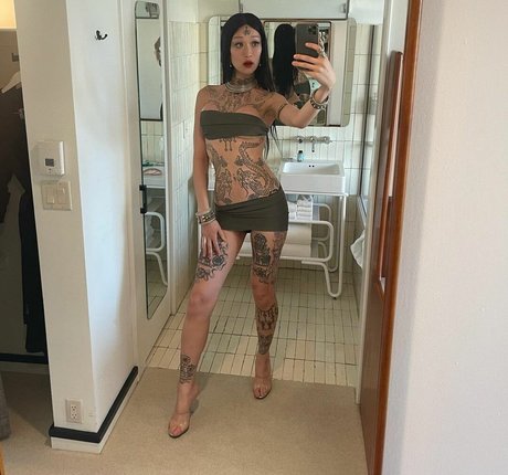 tightcorsetloosemorals onlyfans leaked pics