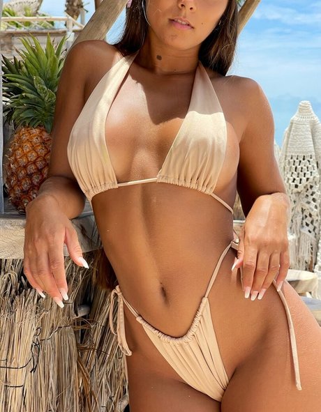 Valentina Grant nudes onlyfans