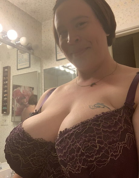 Juicy June onlyfans content