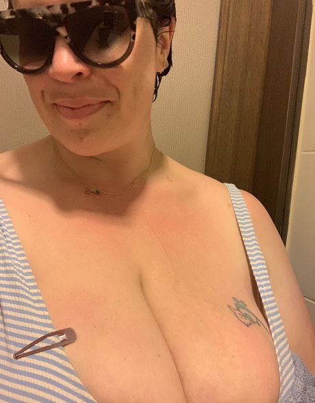 Juicy June nude porn onlyfans