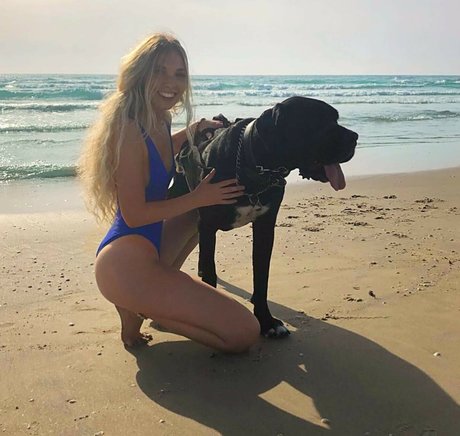 Tiny Miny Mo onlyfans nude pictures