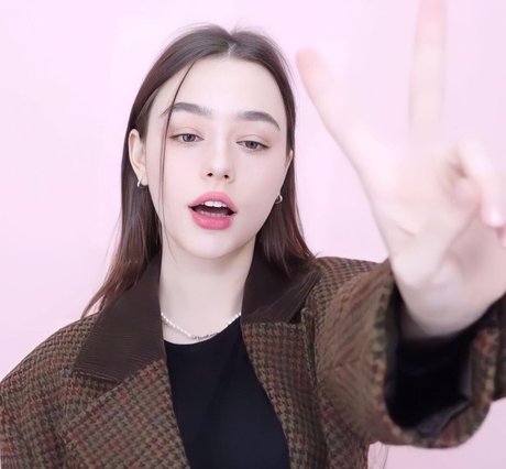 Dasha Tarab onlyfans model photos