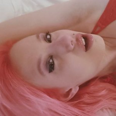 Miavenus only fans nudes