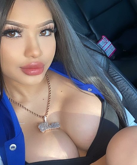 Carlita Silvestre onlyfans picture