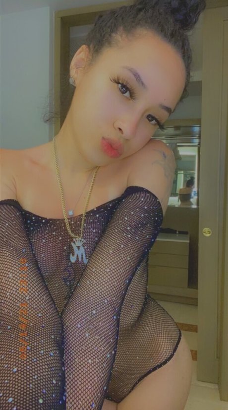 Oneinamellion onlyfans creator