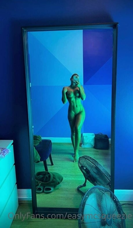 Emily McCarthy onlyfans tits