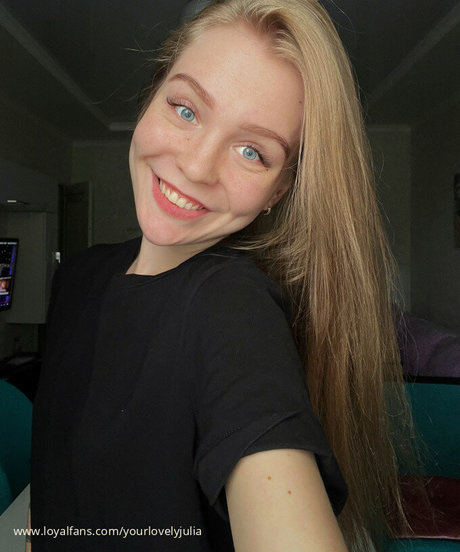 yourlovelyjulia onlyfans leaks porn
