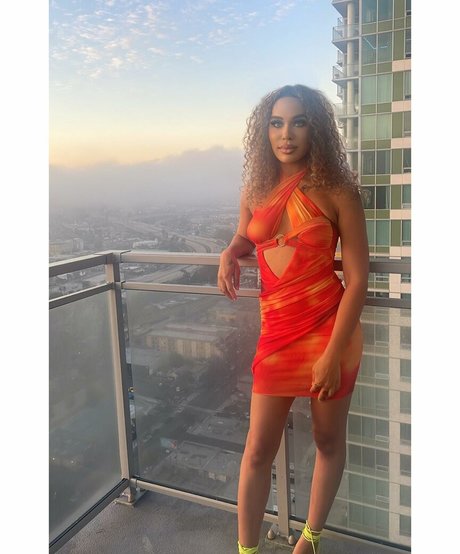 ThatThickPaige onlyfans boobs