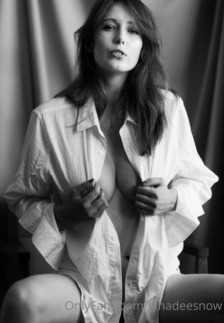 hotginasnow only fans pictures