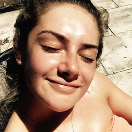 Isabel Hodgins is on onlyfans