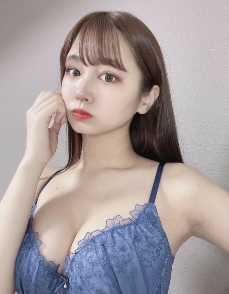 Kawakita Meisa onlyfans strip tease