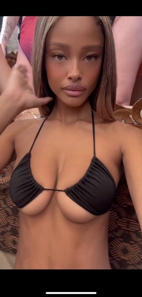 Vinetrria Vinetria onlyfans nude photos