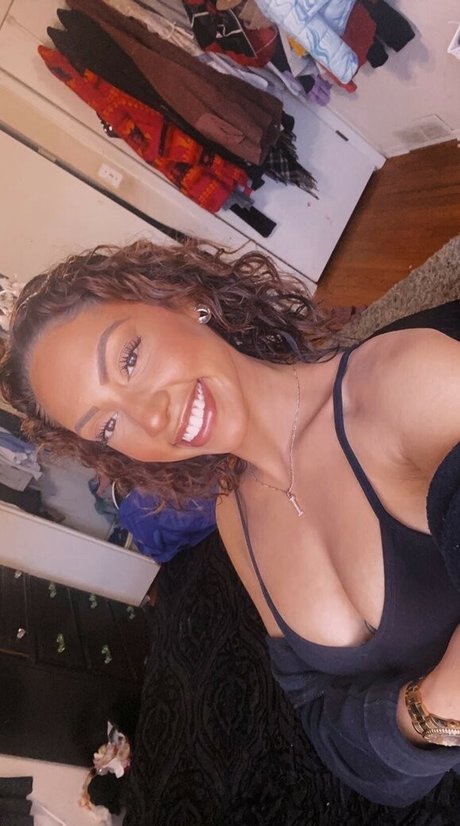 Izzy Clark onlyfans sex