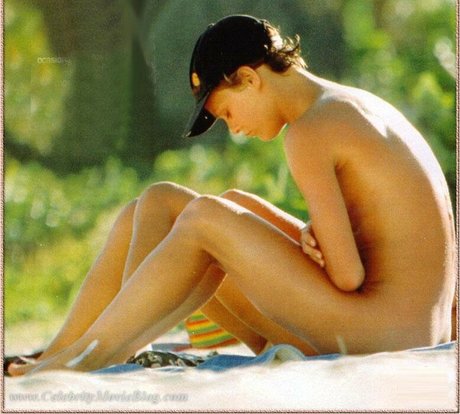 Vanessa Paradis onlyfans leak free