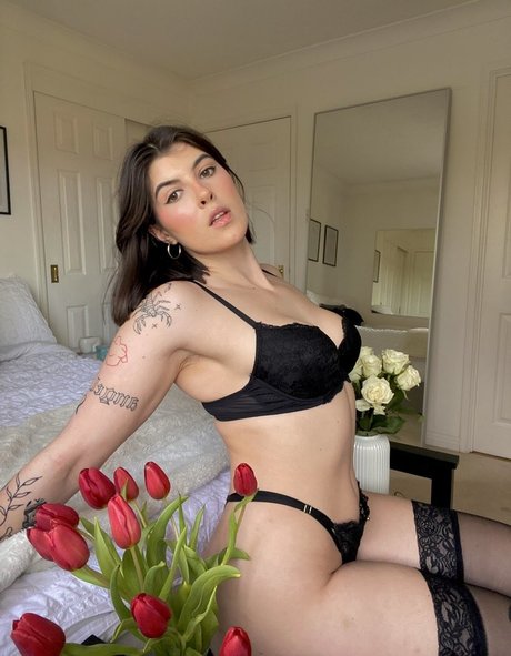 OnlyAveryWest only fans content