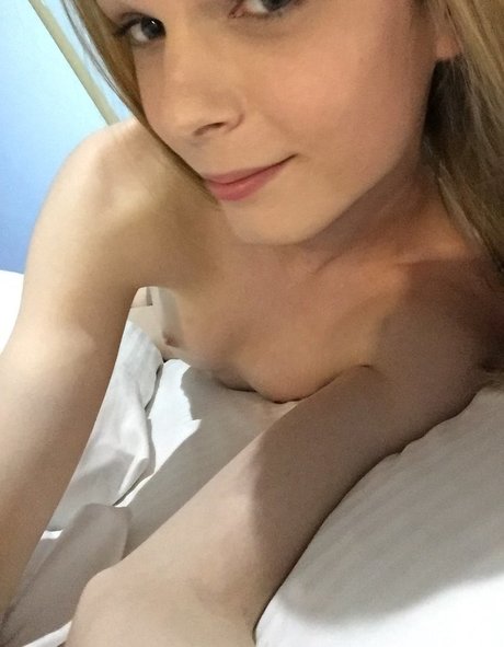 Julie Prim only fans pics