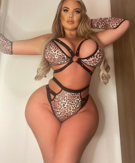 Victoria Lily Sinclair onlyfans lesk