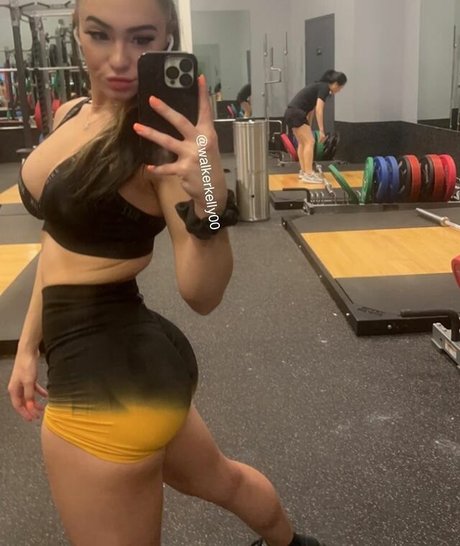 Kelly Walker onlyfans leaked tits