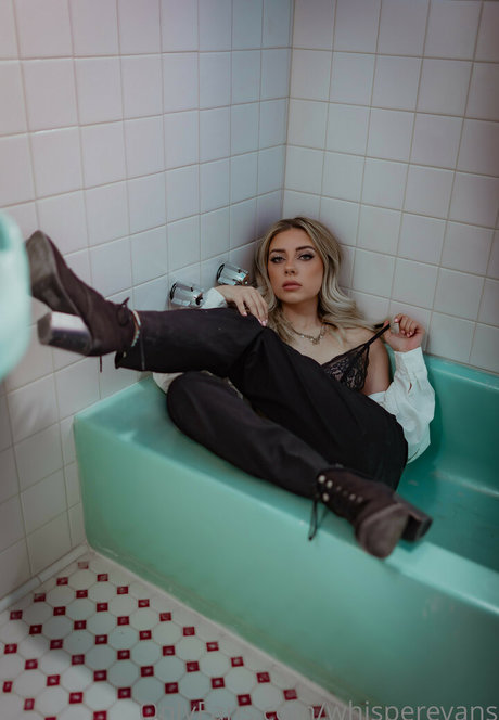 Whisper Evans onlyfans boobs