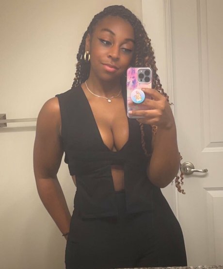 JazzyGunz onlyfans nude tits