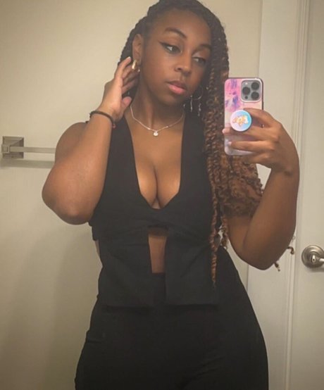 JazzyGunz onlyfans leak ass