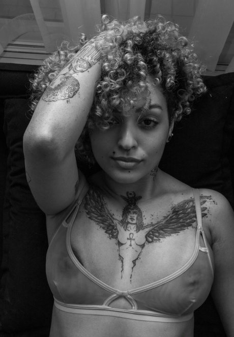 Alana Carvalho onlyfans content type