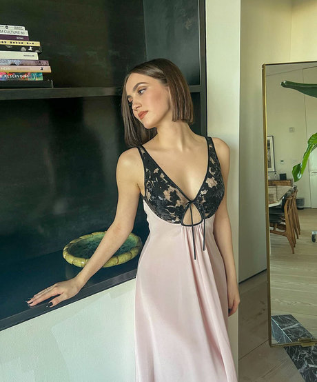 Maude Apatow onlyfans leak