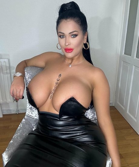 Camilla Rose onlyfans leaked.