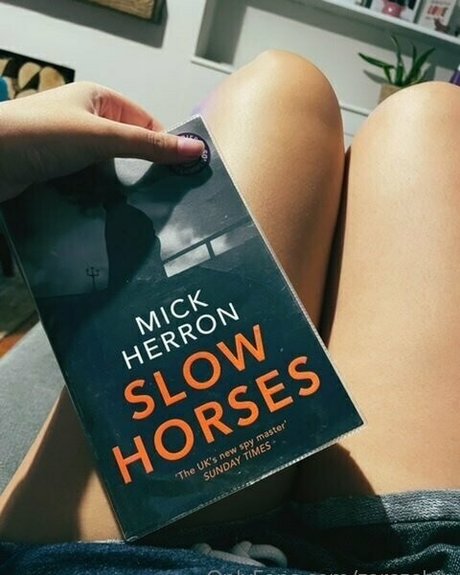 Zara Zahir onlyfans images