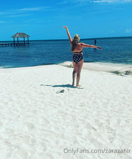 Zara Zahir onlyfans picture