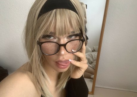 TooBrokeForVicky new onlyfans leak