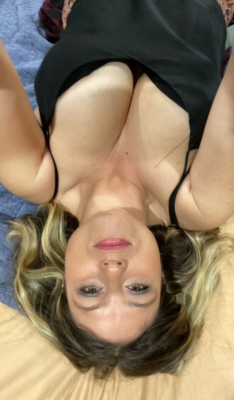 Marissa Leches onlyfans keak