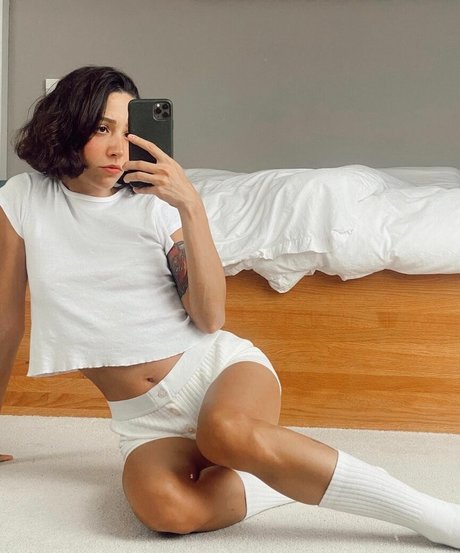 Zeynep Bastik onlyfans nude pics