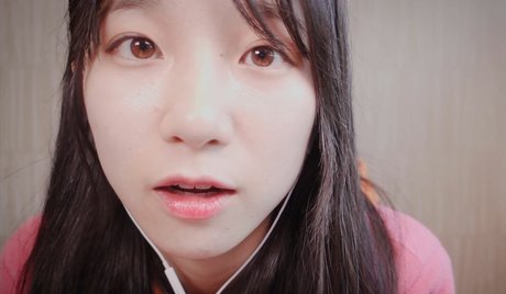 Latte ASMR desnuda onlyfans