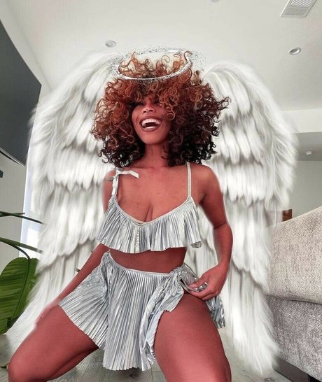 kieraplease onlyfans post