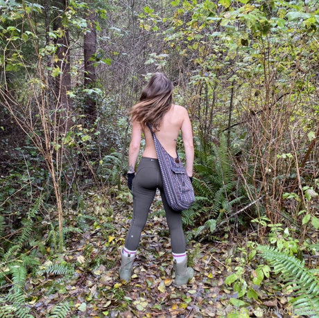 Nicollelove onlyfans model