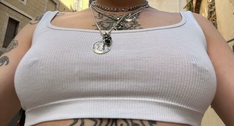 Elizabeth Sanchez nude only fans