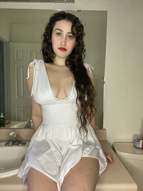 Nerdy Neighbor Tay onlyfans lesk