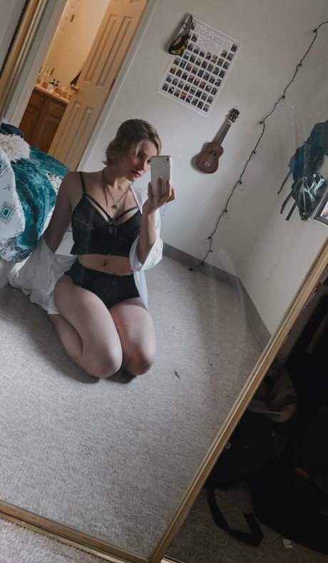 Lydia Anderson onlyfans leams