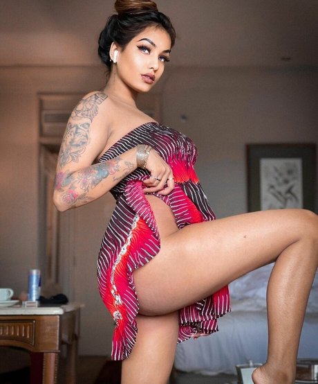 Dilnoor Aka onlyfans photos