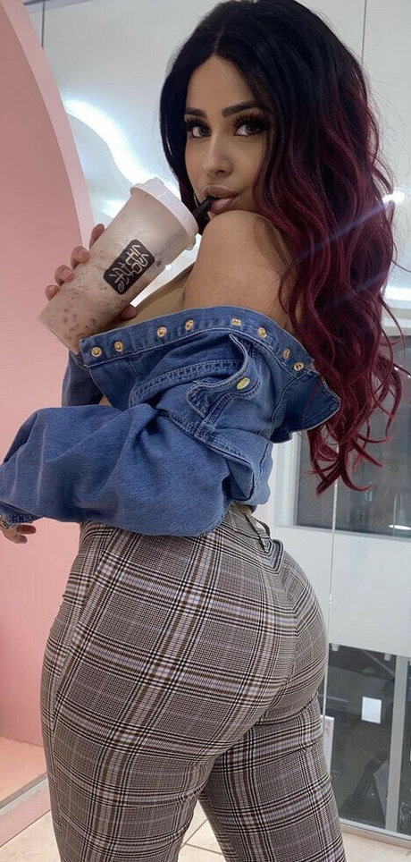 Claudiamolina a nude leak onlyfans