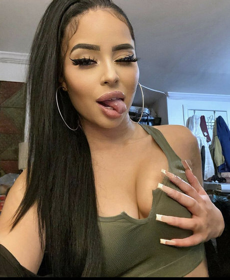 Claudiamolina a onlyfans ass