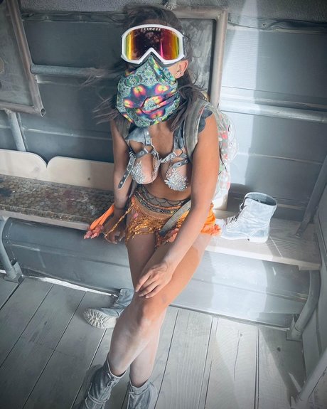 Maria Elisa Camargo free only fans