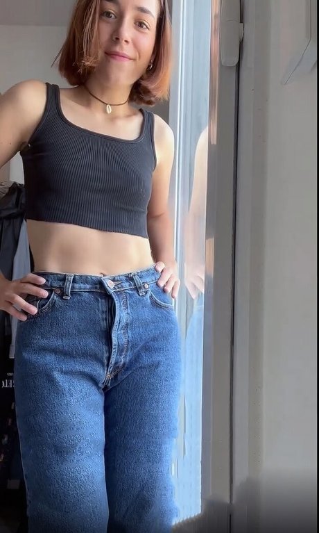 Lou Howard nude leaked onlyfans