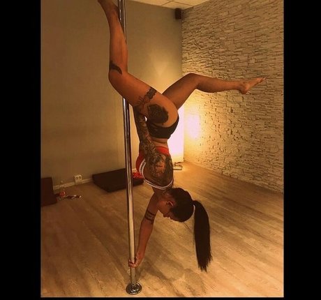 Vivian1510 onlyfans picture