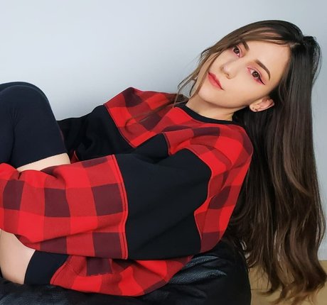 Seshany onlyfans model photo