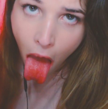 Freya Victoria Luz ASMR onlyfans leaked.